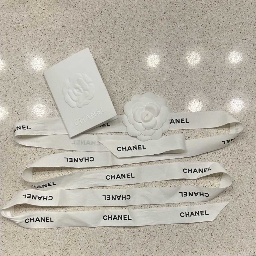 CHANEL Long White Camellia Ribbon Set